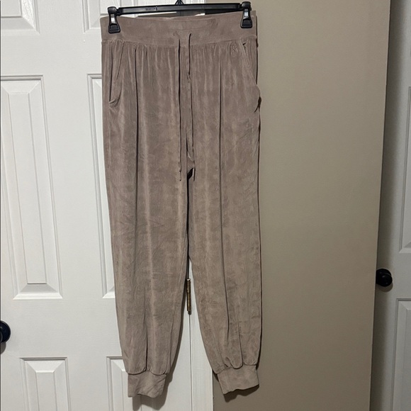 Victoria's Secret Pants - Victoria’s Secret Velour Ribbed High-Rise Jogger Pants Taupe Tan Size M